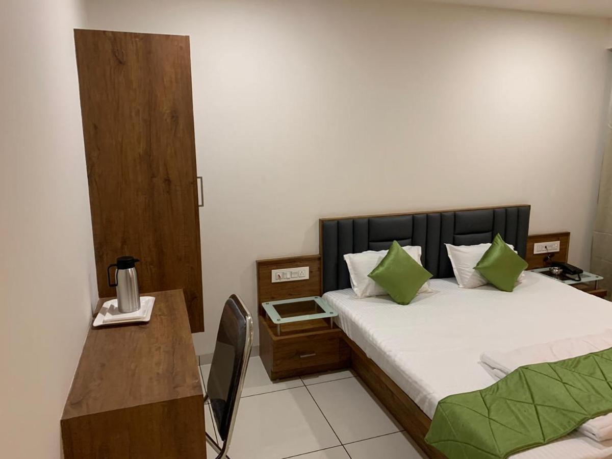 Hotel Satkar Chhatral Exterior foto