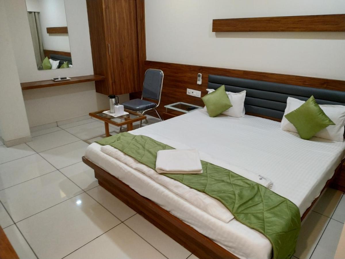 Hotel Satkar Chhatral Exterior foto
